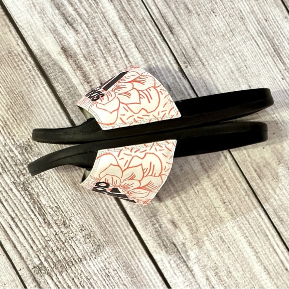 Adidas floral slides, size 7 - Picture 3 of 5